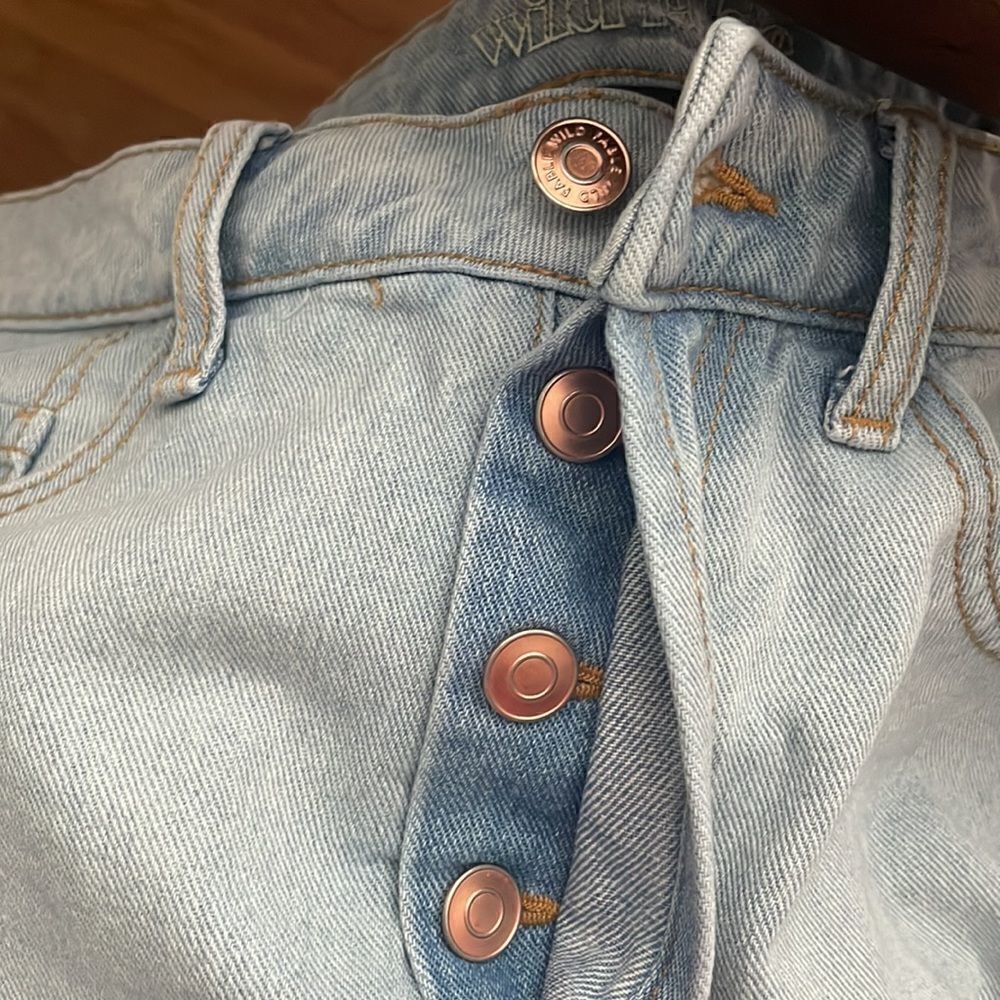 Wild Fable "High Rise Short" light wash denim cutoff jean shorts sz 8 - Picture 7 of 16